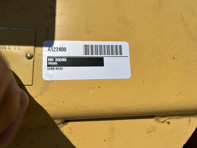 2000 New Holland 360N6 Header Forage