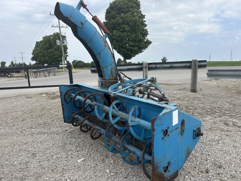 1995 Lucknow D85H Snow Blower