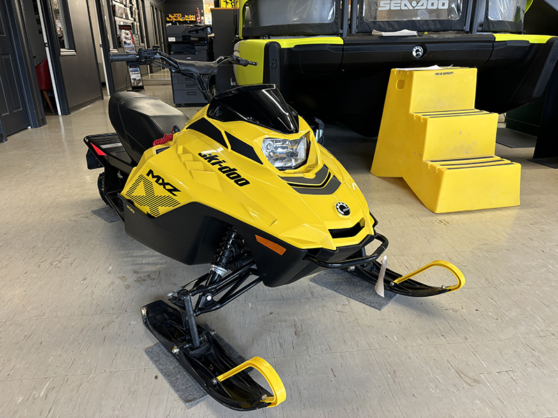 2023 Ski-Doo Z 200 Snowmobile