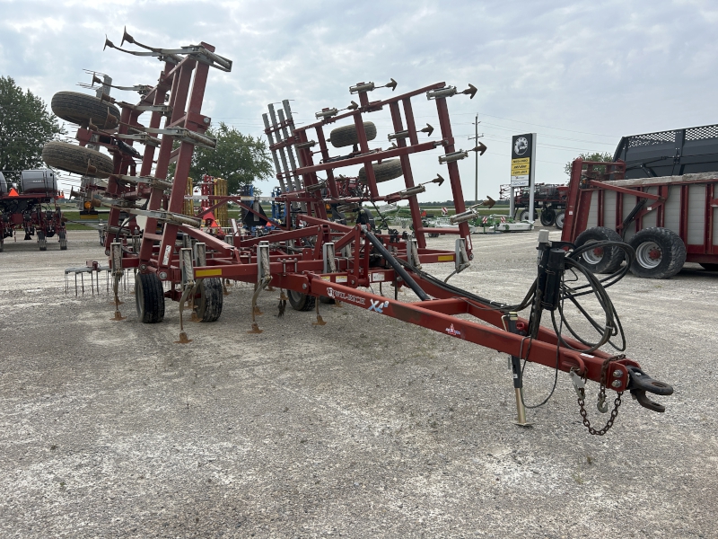 2013 Wil-Rich 11XL2-27 Field Cultivator