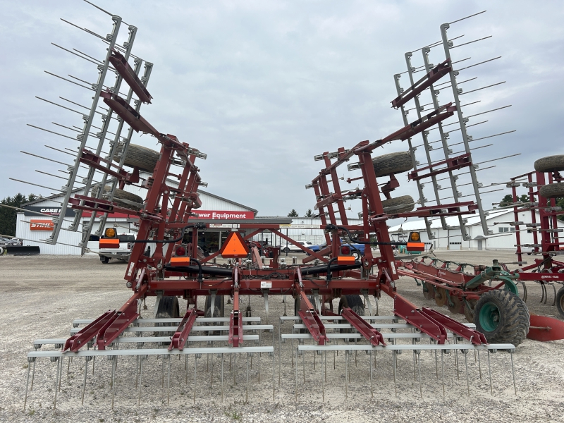 2013 Wil-Rich 11XL2-27 Field Cultivator