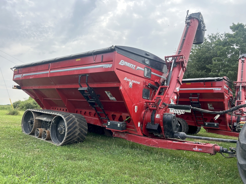 2023 Brent 1198 Grain Cart