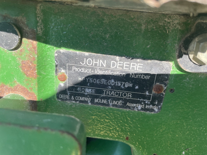 2010 John Deere 5065E Tractor