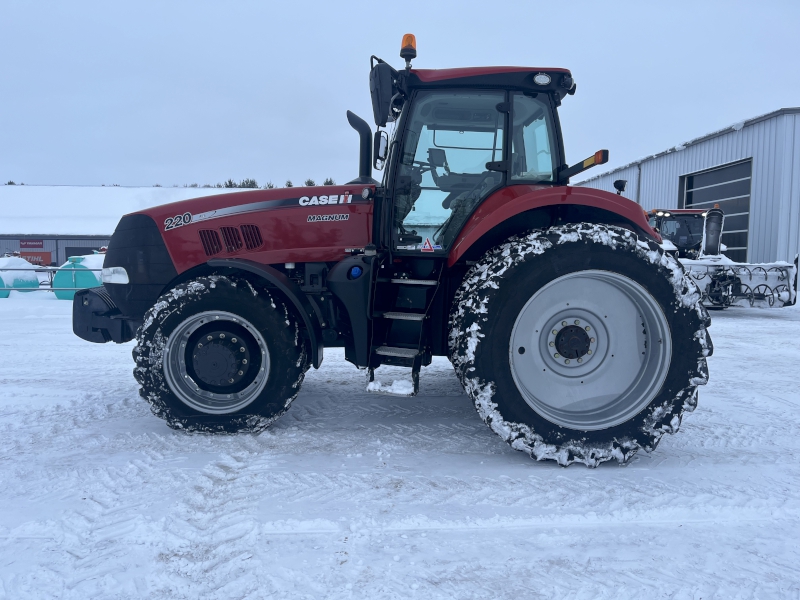 2018 Case IH MAGNUM 220 Tractor