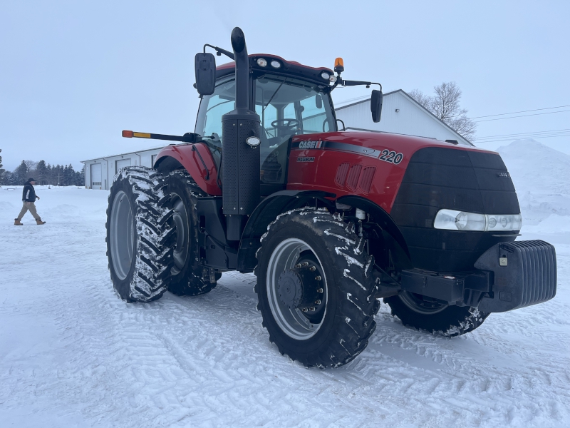 2018 Case IH MAGNUM 220 Tractor