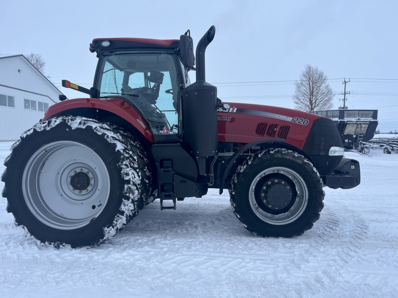 2018 Case IH MAGNUM 220 Tractor