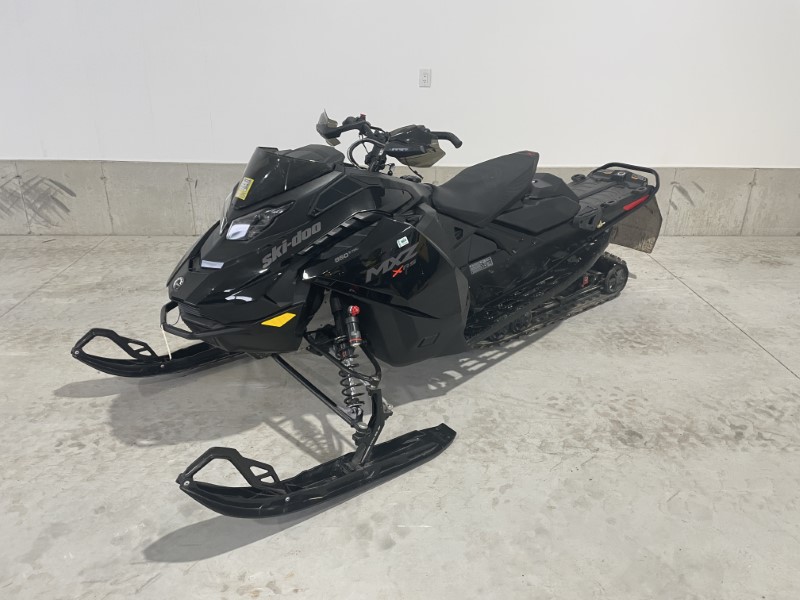 2025 Ski-Doo 850 Snowmobile