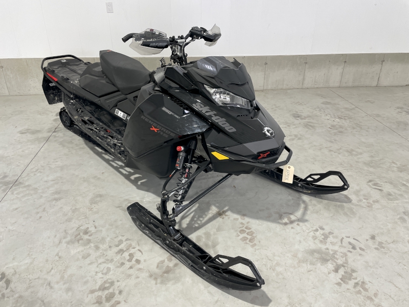 2022 Ski-Doo 850 Snowmobile