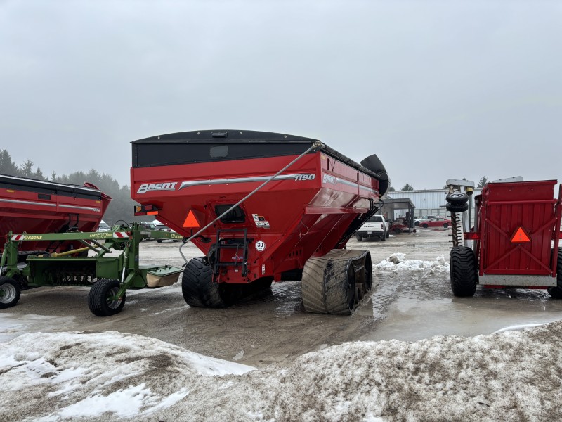2024 Brent 1198 Grain Cart
