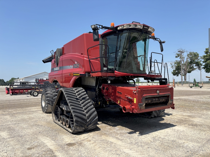 2014 Case IH 8230 Combine