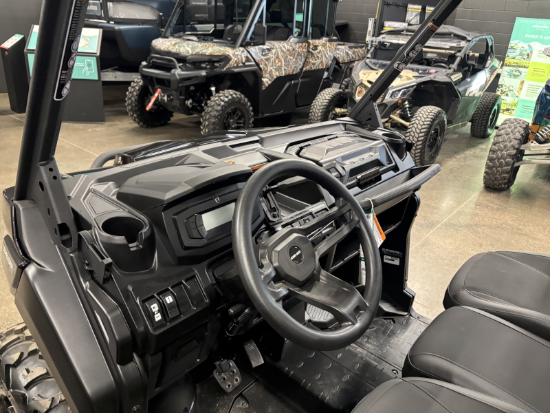 2026 Can-Am 8FTA Side by Side