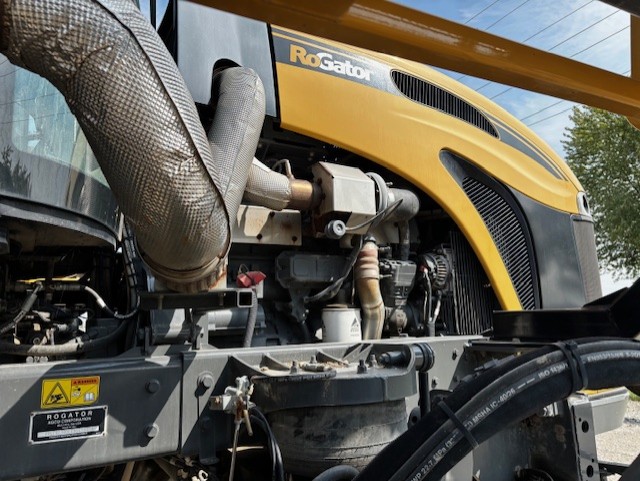 2014 RoGator RG1300 Sprayer/High Clearance