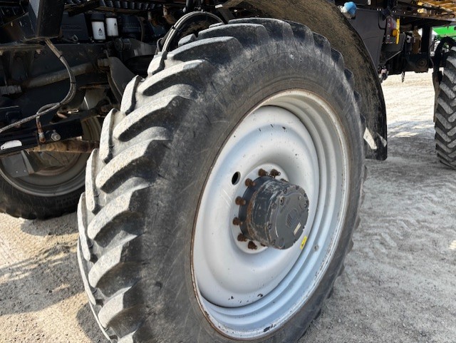 2014 RoGator RG1300 Sprayer/High Clearance