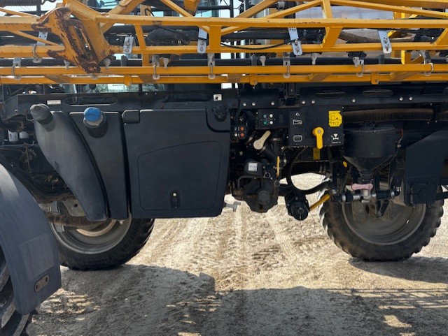 2014 RoGator RG1300 Sprayer/High Clearance