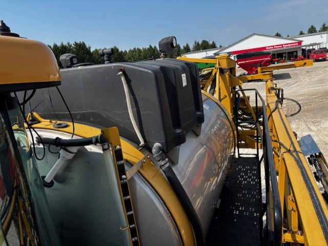 2014 RoGator RG1300 Sprayer/High Clearance
