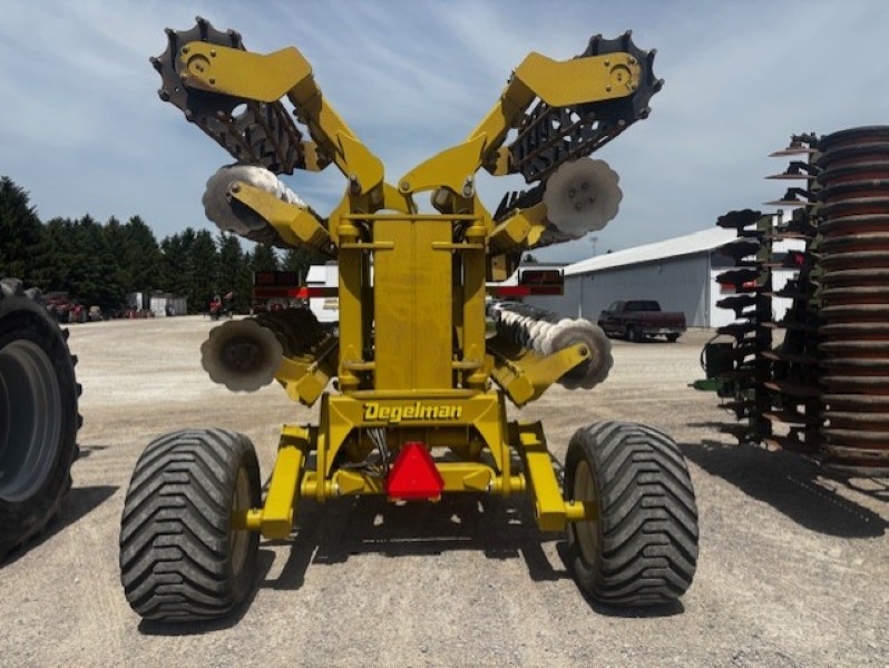 2022 Degelman PRO-TILL 17N Compact Disc