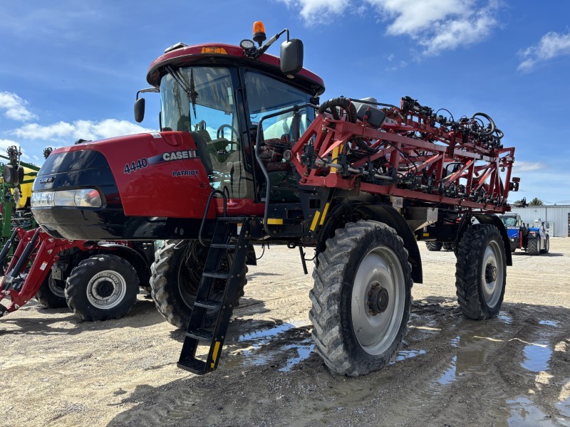 2021 Case IH PATRIOT 4440 Sprayer/High Clearance