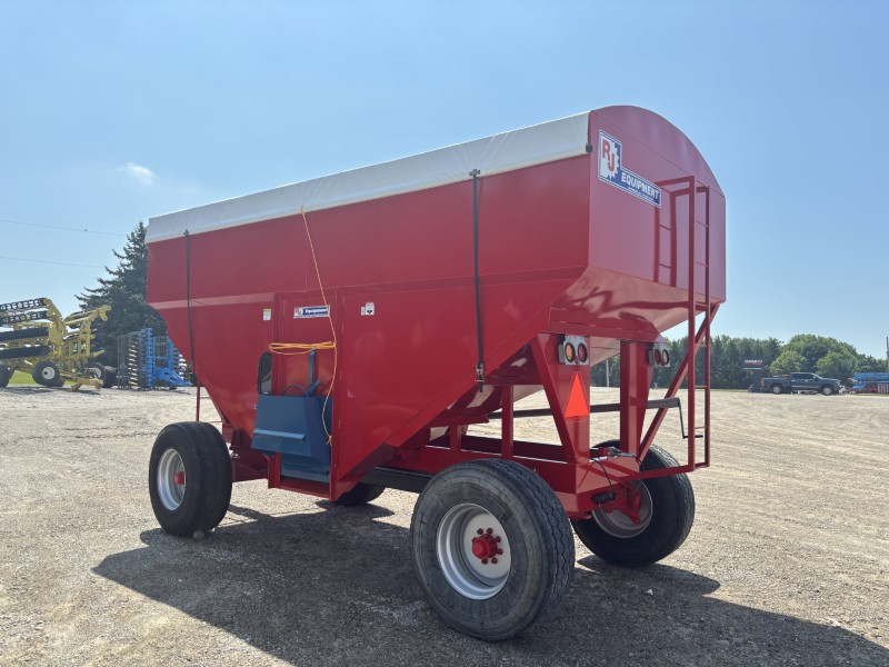 2026 R J Equipment 600 Gravity Box