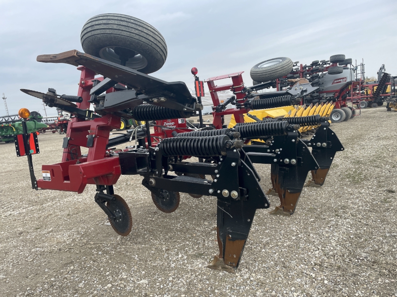 2025 Unverferth 122 Deep Tillage