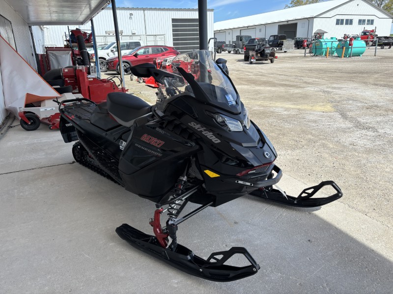 2025 Ski-Doo 850 E-TEC Snowmobile
