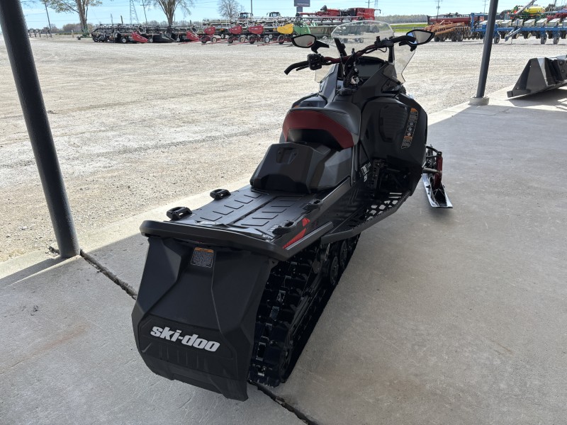 2025 Ski-Doo 850 E-TEC Snowmobile