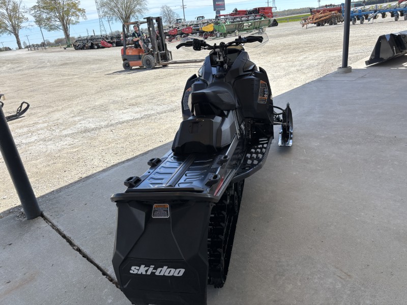 2023 Ski-Doo XRS 850 Snowmobile