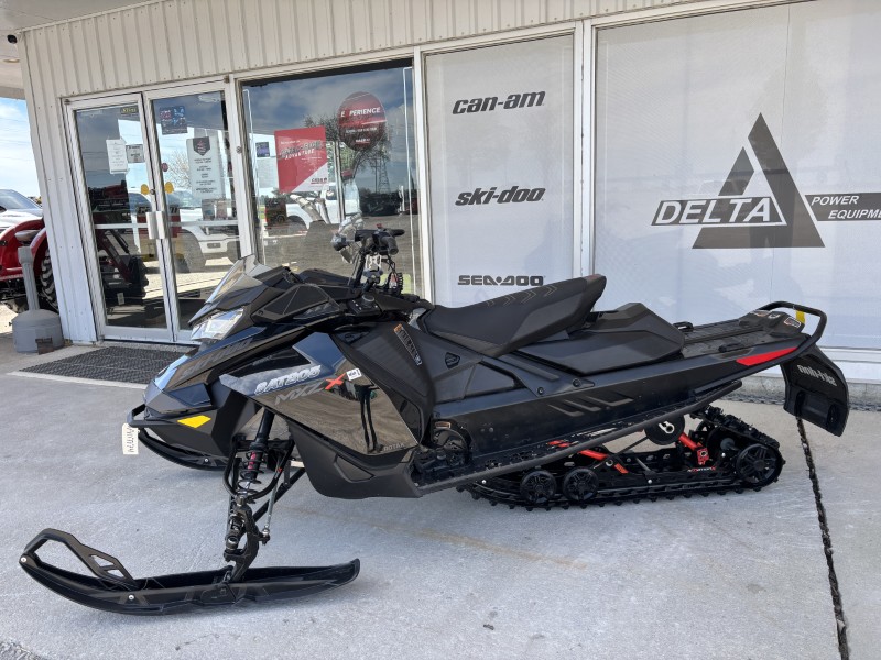 2022 Ski-Doo MXZ X 850 Snowmobile
