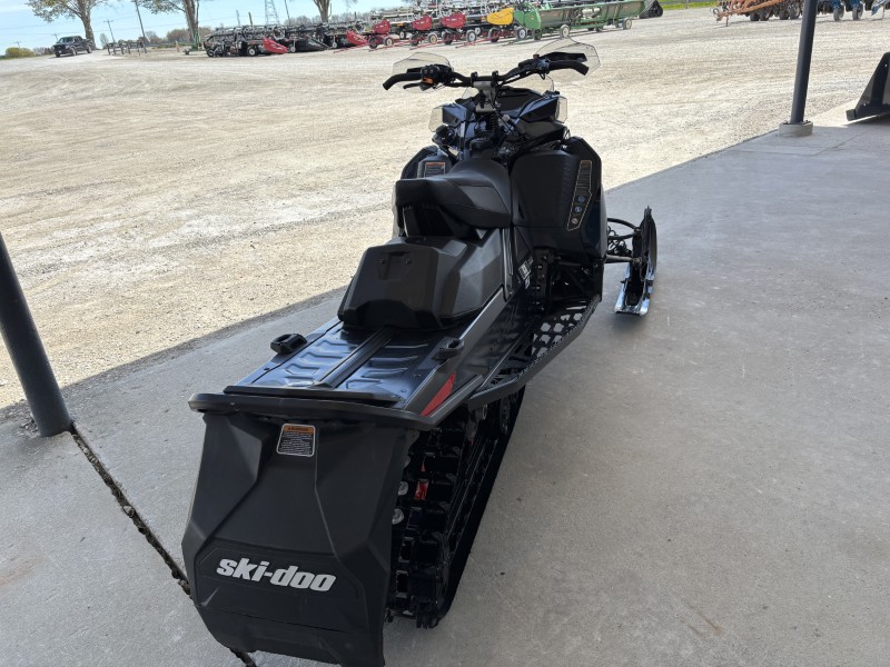 2022 Ski-Doo MXZ X 850 Snowmobile