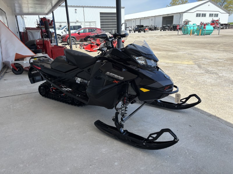 2022 Ski-Doo MXZ X 850 Snowmobile