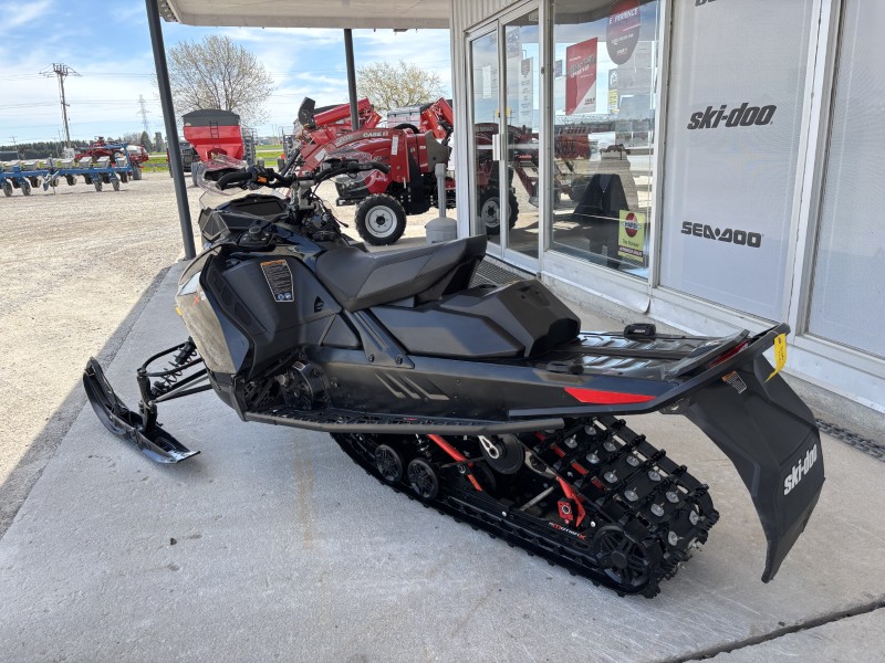 2022 Ski-Doo MXZ X 850 Snowmobile