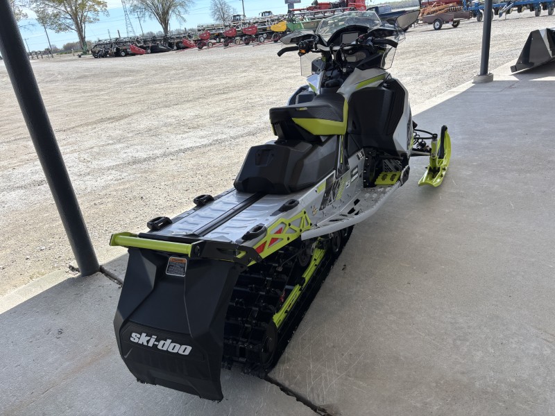 2018 Ski-Doo XRS 850 Snowmobile