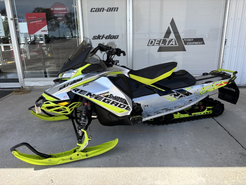 2018 Ski-Doo XRS 850 Snowmobile