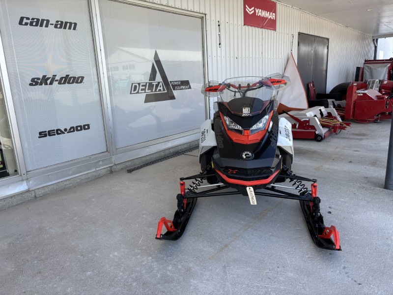 2022 Ski-Doo MXZ X 850 Snowmobile