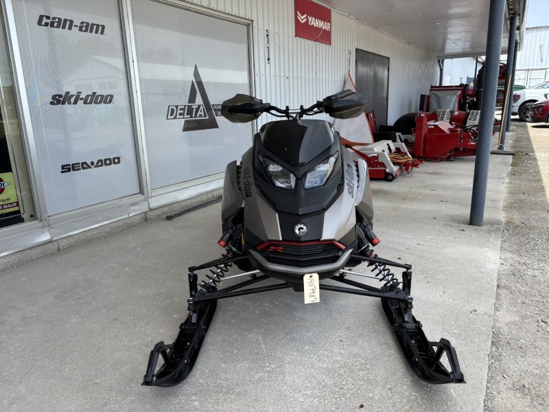 2023 Ski-Doo XRS 850 Snowmobile