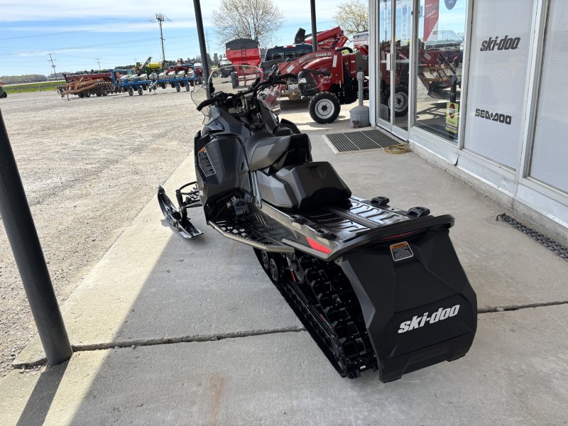 2023 Ski-Doo RENEGADE X Snowmobile
