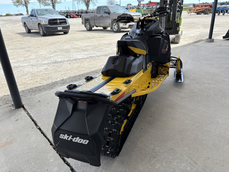 2025 Ski-Doo MXZ XRS Snowmobile