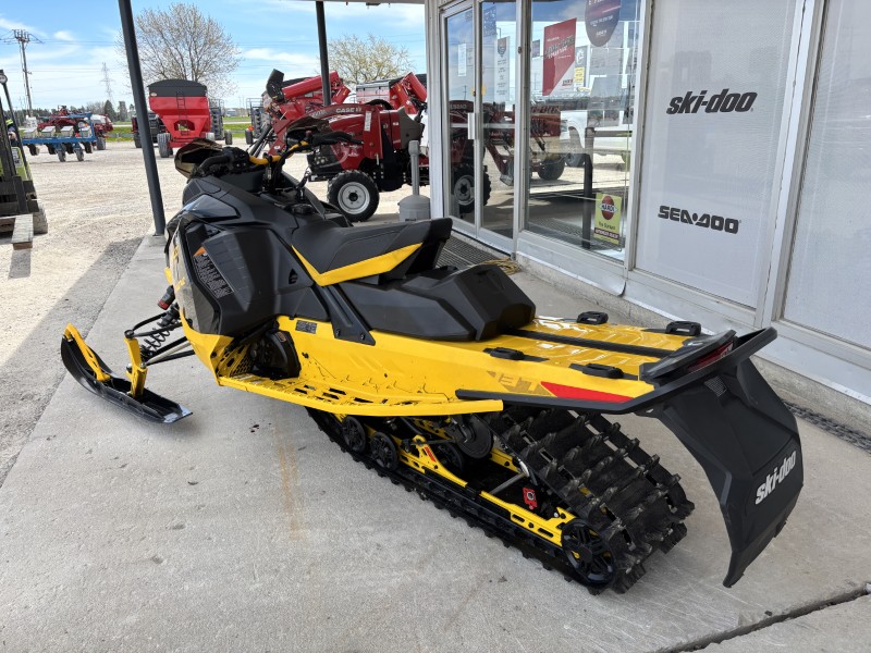 2025 Ski-Doo MXZ XRS Snowmobile