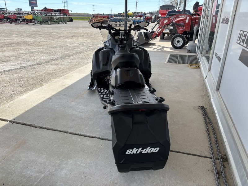 2025 Ski-Doo X 900 Snowmobile