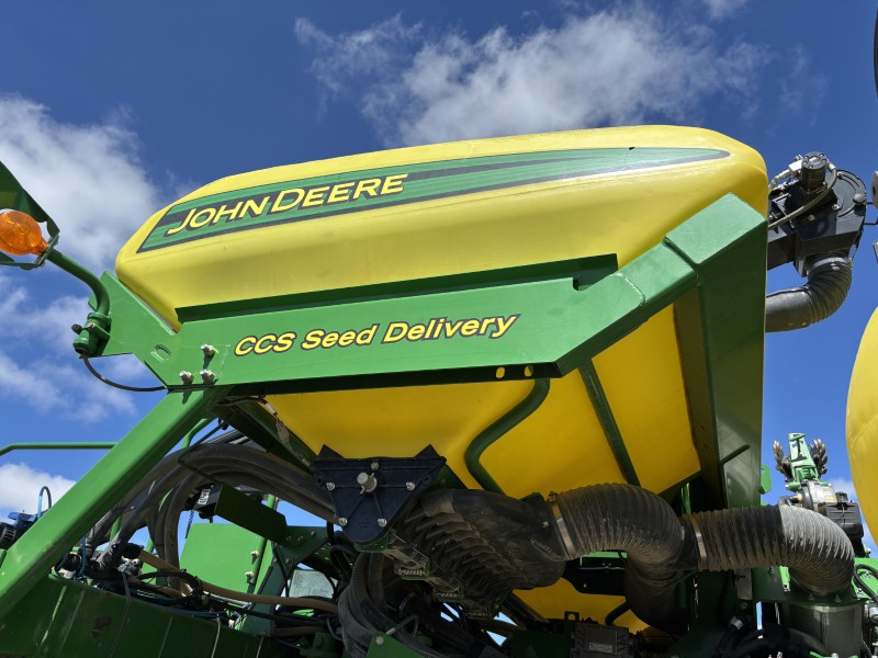 2012 John Deere 1790 Planter