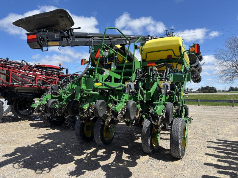 2012 John Deere 1790 Planter