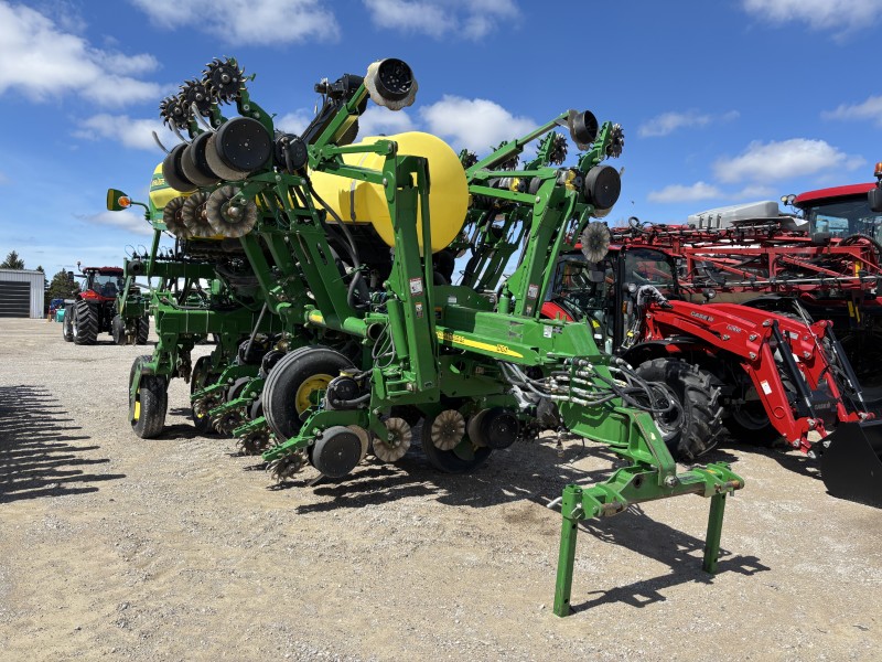 2012 John Deere 1790 Planter