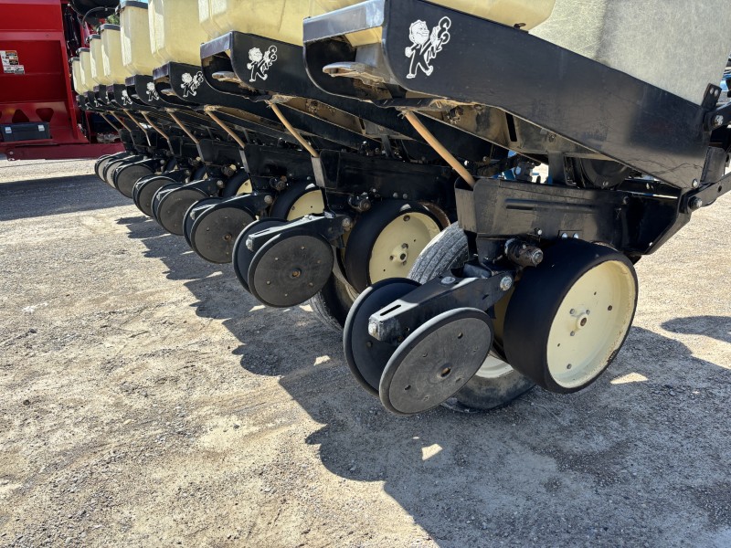 Kinze 2000 Planter