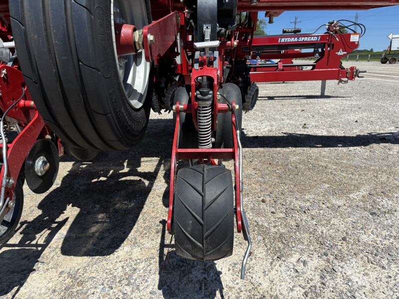 2024 Case IH 2150-16R Planter