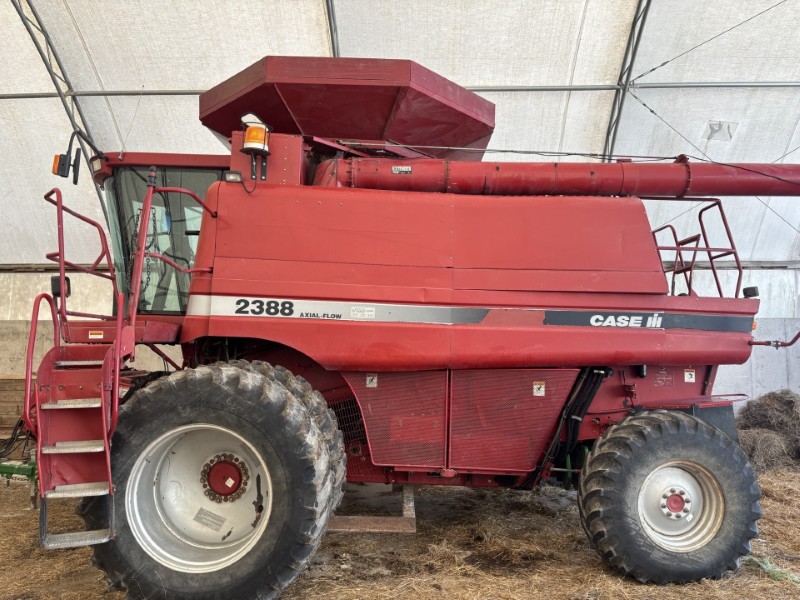 2005 Case IH 2388 Combine
