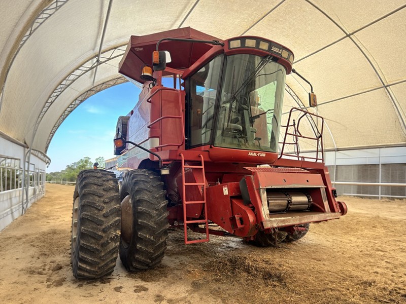 2005 Case IH 2388 Combine