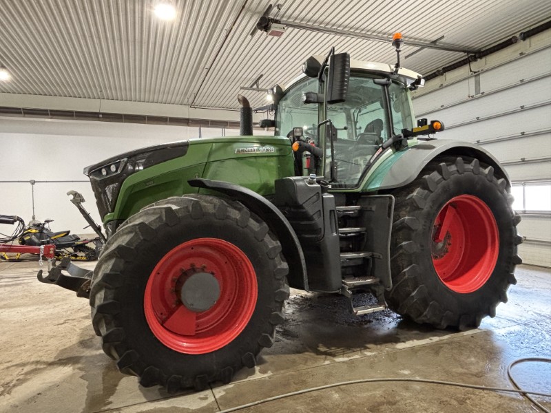 2017 Fendt 1038 VARIO Tractor