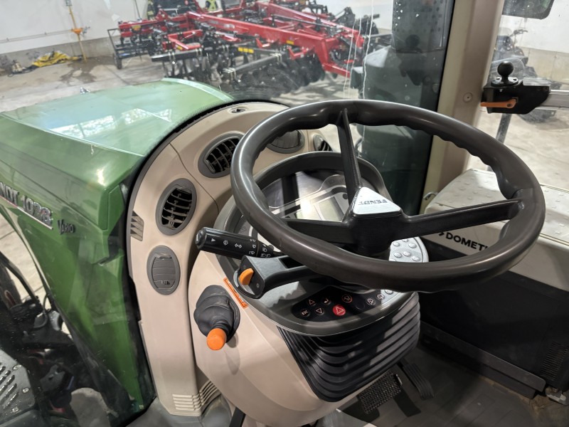 2017 Fendt 1038 VARIO Tractor