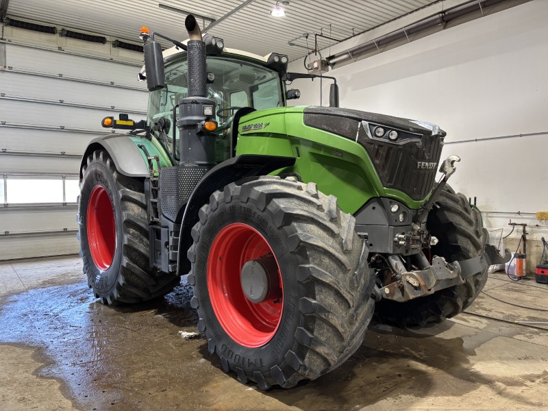 2017 Fendt 1038 VARIO Tractor