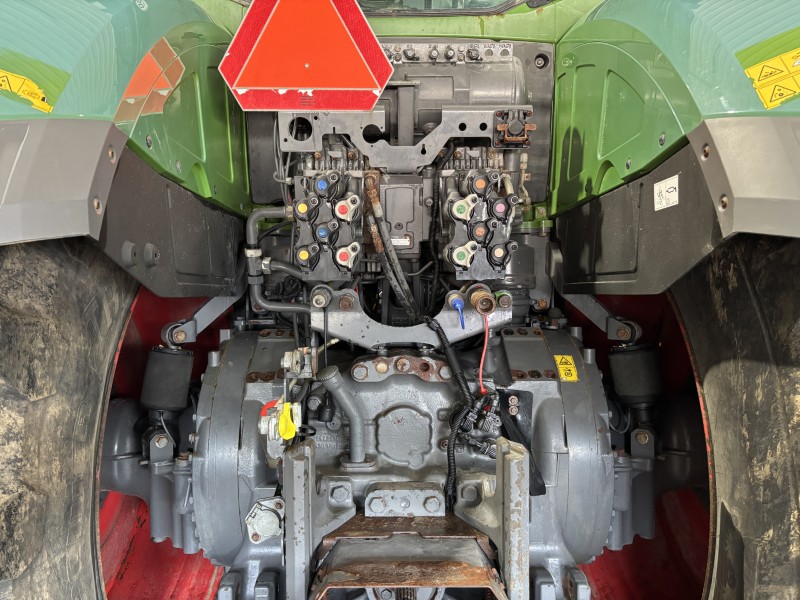 2017 Fendt 1038 VARIO Tractor