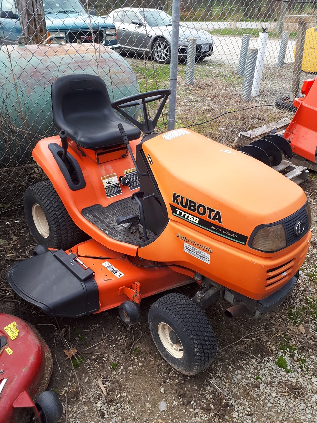 1997 Kubota T1760 Lawn Tractor